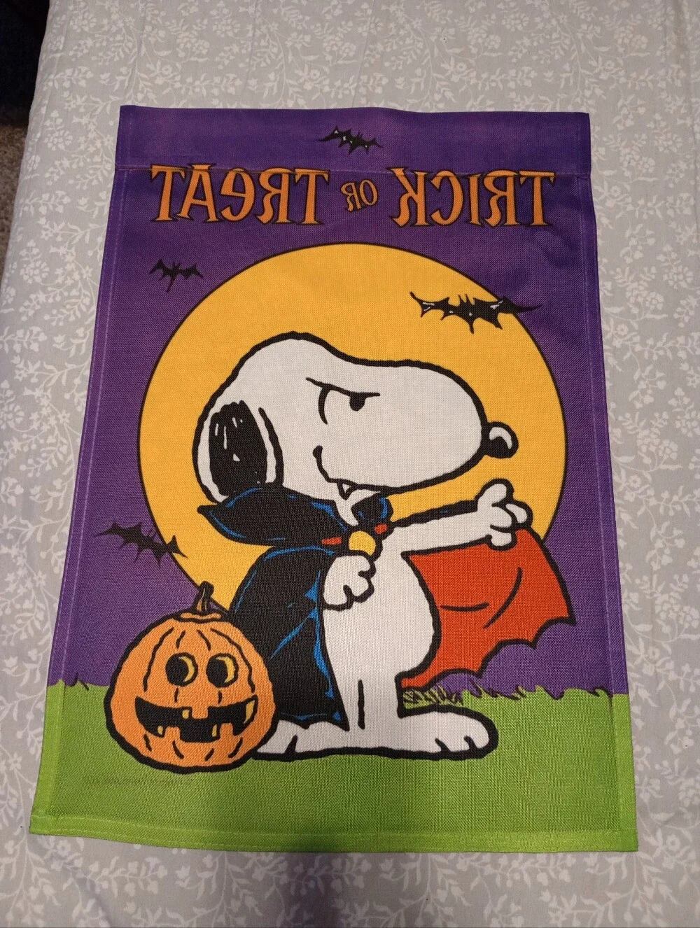 Peanuts Snoopy Trick or Treat Halloween Garden Flag NWOT